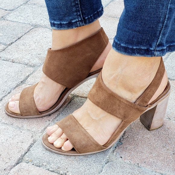 Bernardo Holly Suede Stacked Block Heel Sandal 8 - Picture 2 of 8